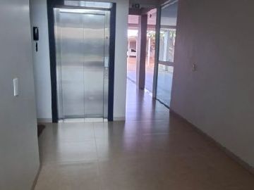 elevador e sa�da para as garagens.