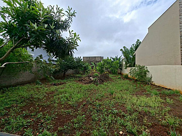 Terreno de 12.00 por 25.00 = 300,00 m� Jardim Universit�rio