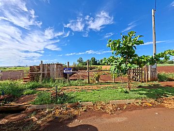 TERRENO DE 10.40 POR 24.75, 257,40M� NO LOTEAMENTO COLOMBO