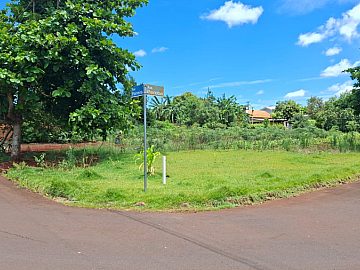 TERRENO DE ESQUINA DE 16.60 POR 20.00 = 332.00M