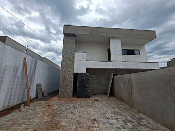 CASA NOVA ANDAR SUPERIOR DE 100.00 M� COM QUINTAL EXCLUSIVO
