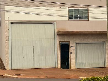 Barrac�o de 400.00 m� na sa�da para Assis