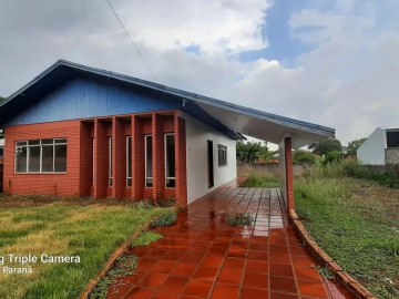 Terreno de 800.00 M com casa de 100m no Centro